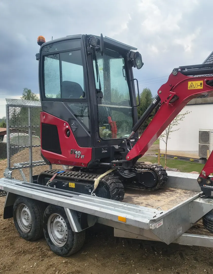 Minikoparka gąsienicowa Yanmar SV19VT na lawecie — sprzęt do wynajęcia w Białymstoku